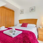3 Bed In Newquay Headl